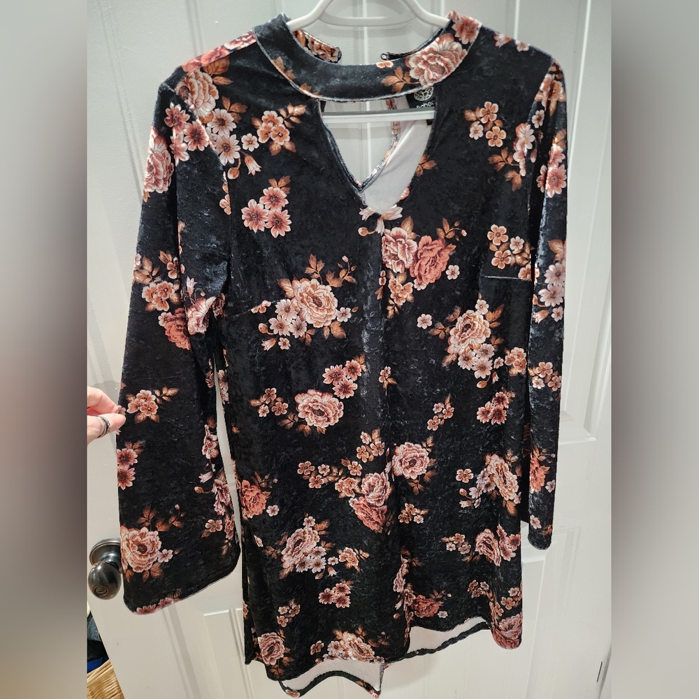Bobeau size S black floral velvet long flare sleeve shift dress